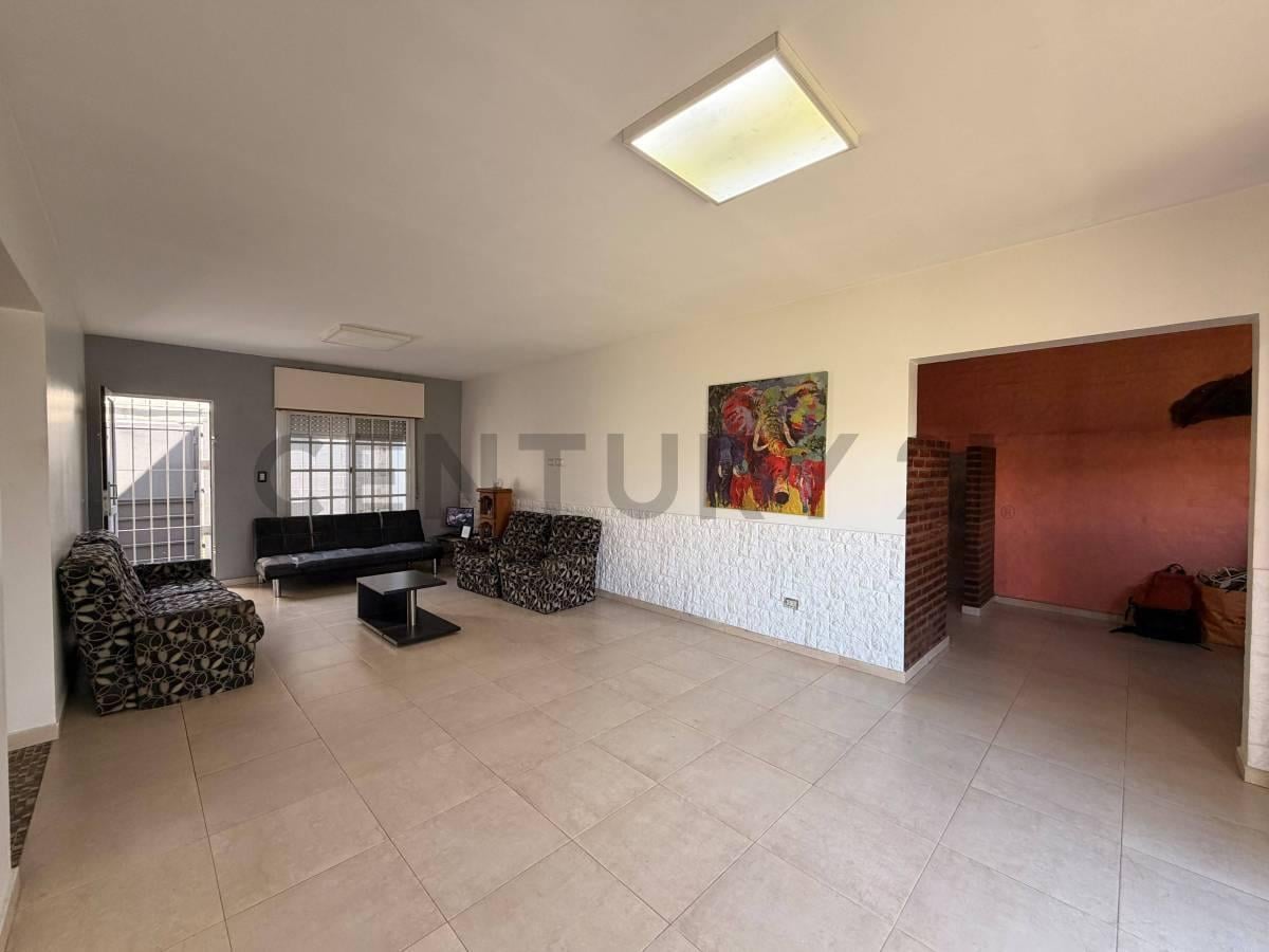 Foto de VENTA CASA 3 AMBIENTES CON COCHERA Y JARDIN, imagen 5