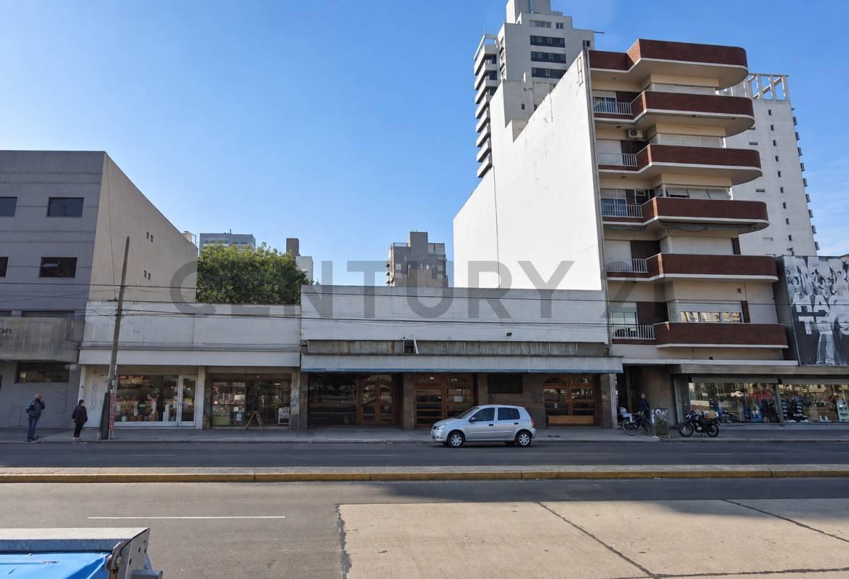 Foto de Lote 877 m² frente a Plaza Grigera – Zona R1.1 Alta Densidad – Lomas de, imagen 1