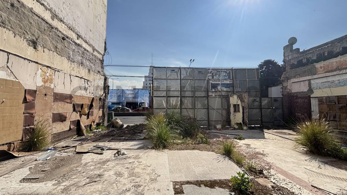 Foto de Lote 877 m² frente a Plaza Grigera – Zona R1.1 Alta Densidad – Lomas de, imagen 2