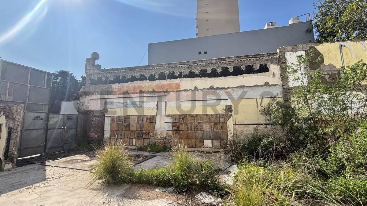 Foto de Lote 877 m² frente a Plaza Grigera – Zona R1.1 Alta Densidad – Lomas de, imagen 3