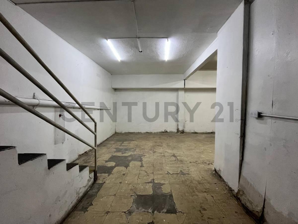 Foto de Venta de local comercial con subsuelo en ubicación estratégica |, imagen 4
