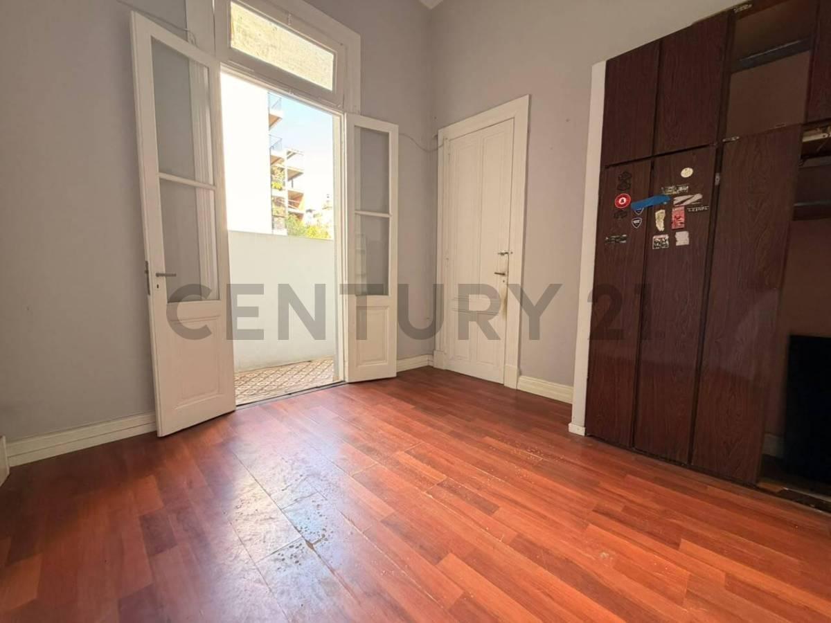 Foto de VENTA PH 3 AMBIENTES CON DEPENDENCIA EN BALVANERA, imagen 1