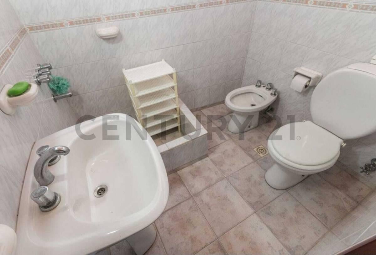 Foto de CASA 3 AMBIENTES EN VENTA EN REMEDIOS DE ESCALADA, imagen 3