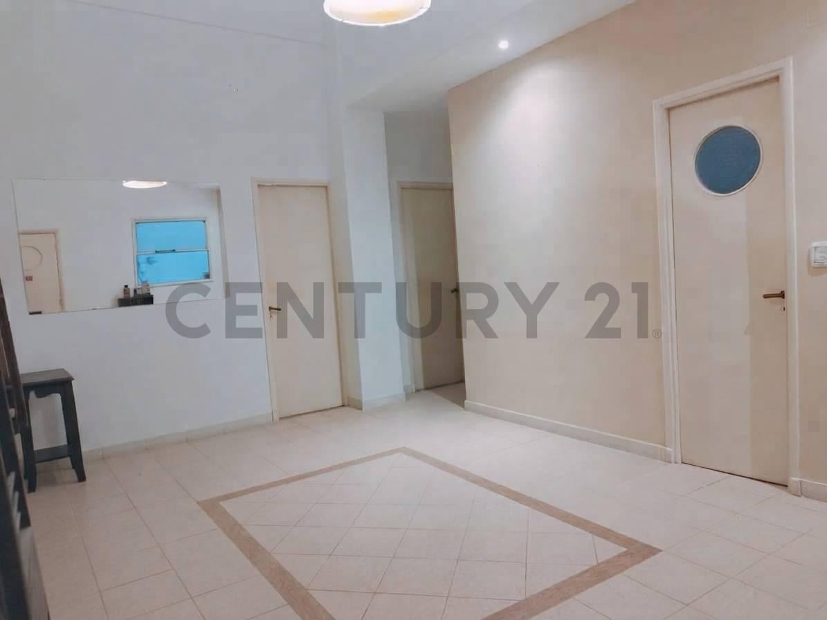 Foto de Venta Departamento tipo PH de 3 amb - en PB con patio en Retiro - Apto, imagen 1