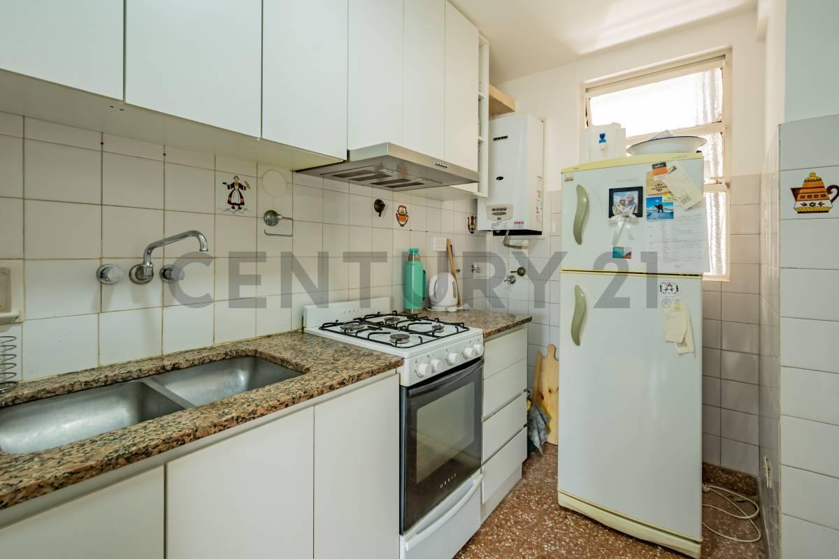 Foto de VENTA DEPARTAMENTO 3 AMBIENTES CON BALCÓN AL FRENTE – APTO CRÉDITO, imagen 2