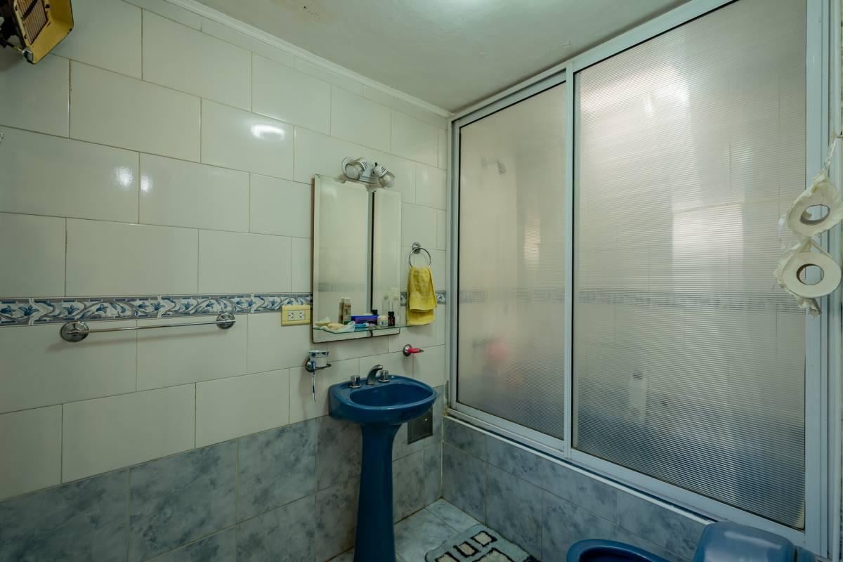 Foto de VENTA CASA EN WILDE CON PATIO, COCHERA Y TERRAZA - 2 AMBIENTES APTA, imagen 4