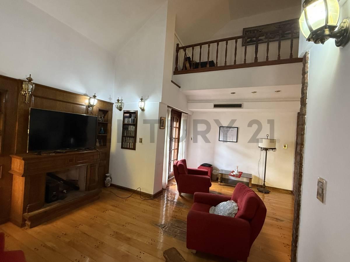 Foto de VENTA CASA 6 AMBIENTES EN SAN MIGUEL – LOTE 720 m² – toma permuta, imagen 3