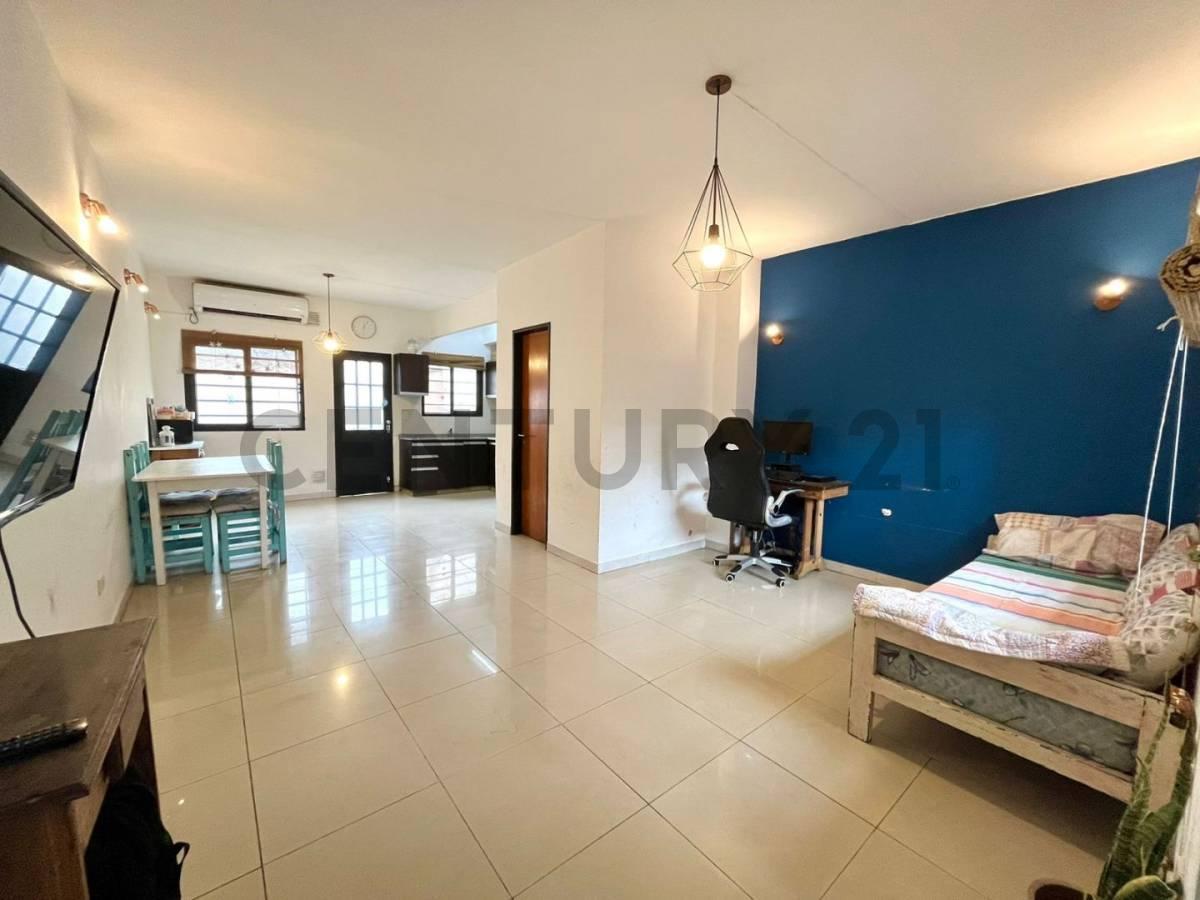 Foto de VENTA TRIPLEX 3 AMB + COCHERA + PATIO // APTO CREDITO, imagen 3