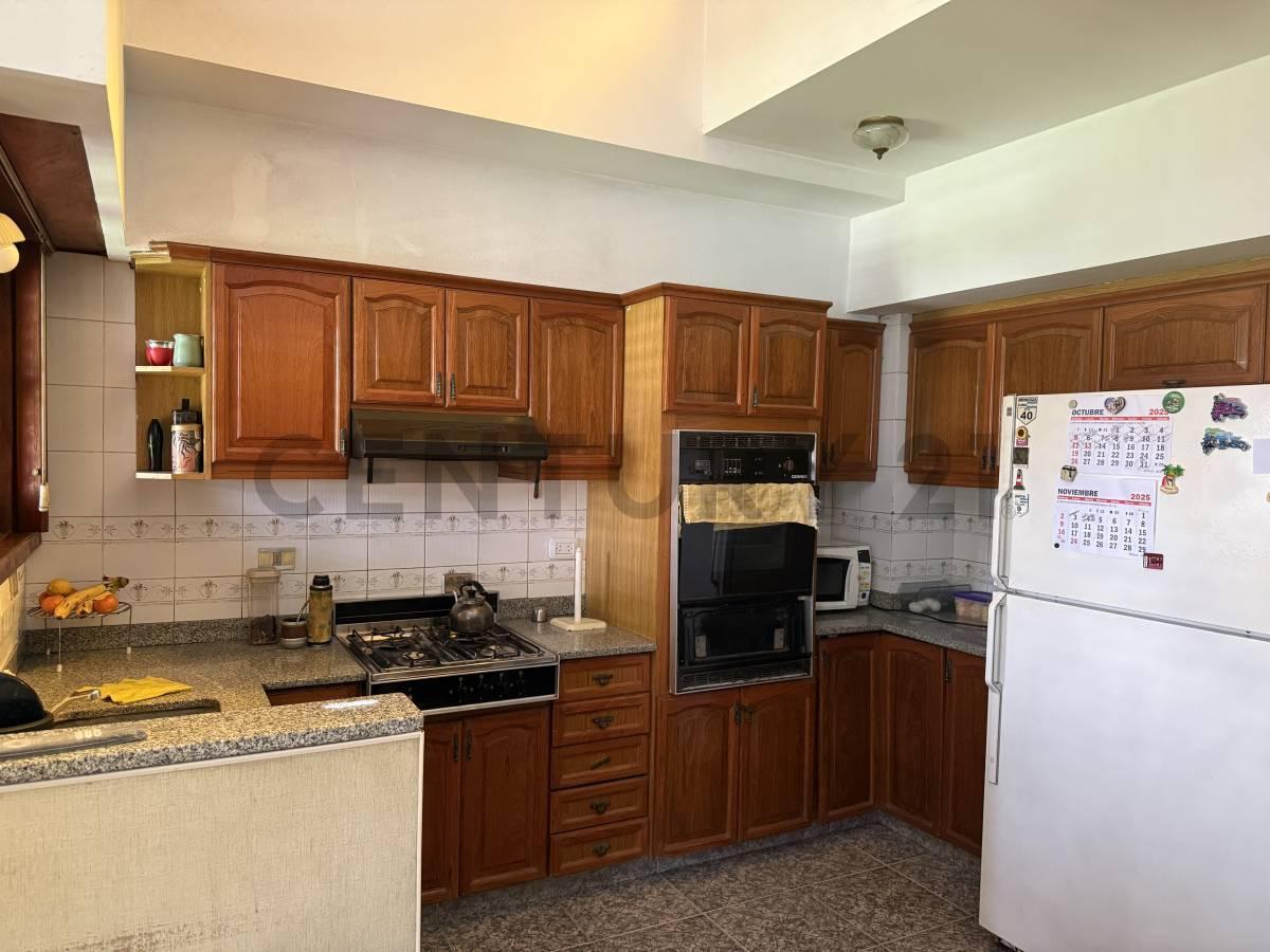 Foto de VENTA CASA 6 AMBIENTES EN SAN MIGUEL (TOMA PERMUTA MENOR) – APTA, imagen 5