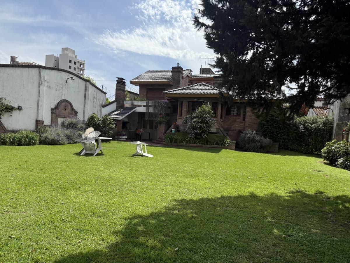 Foto de VENTA CASA 6 AMBIENTES EN SAN MIGUEL (TOMA PERMUTA MENOR) – APTA, imagen 4