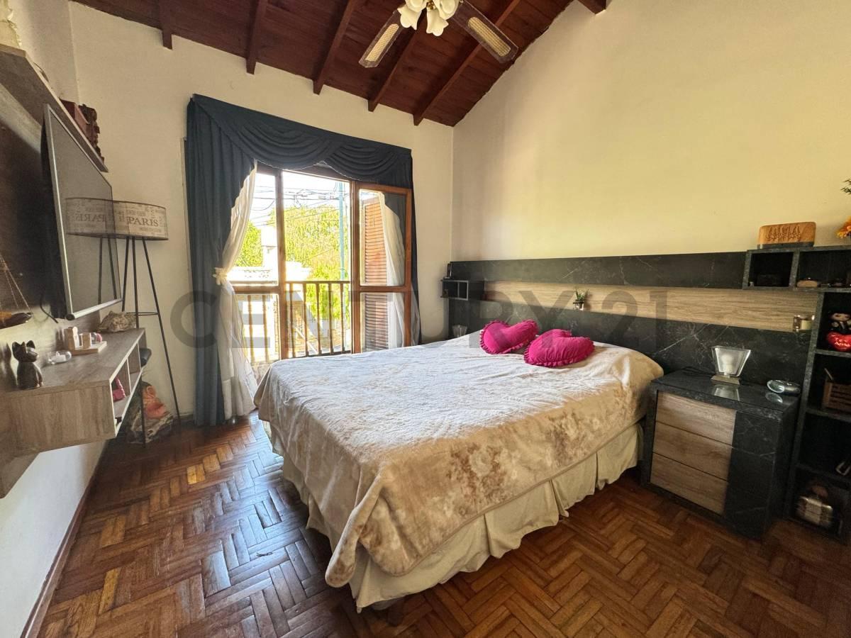 Foto de VENTA DE DUPLEX 4 AMB CON COCHERA EN MORON, imagen 3