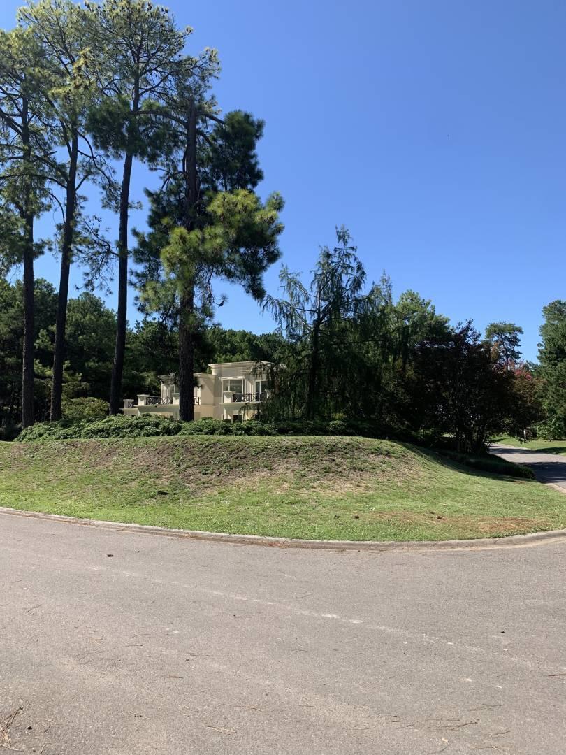 Foto de Lote 1056 m² Ubicación Premium en Pinares Golf & CC | Capilla del Señor, imagen 3