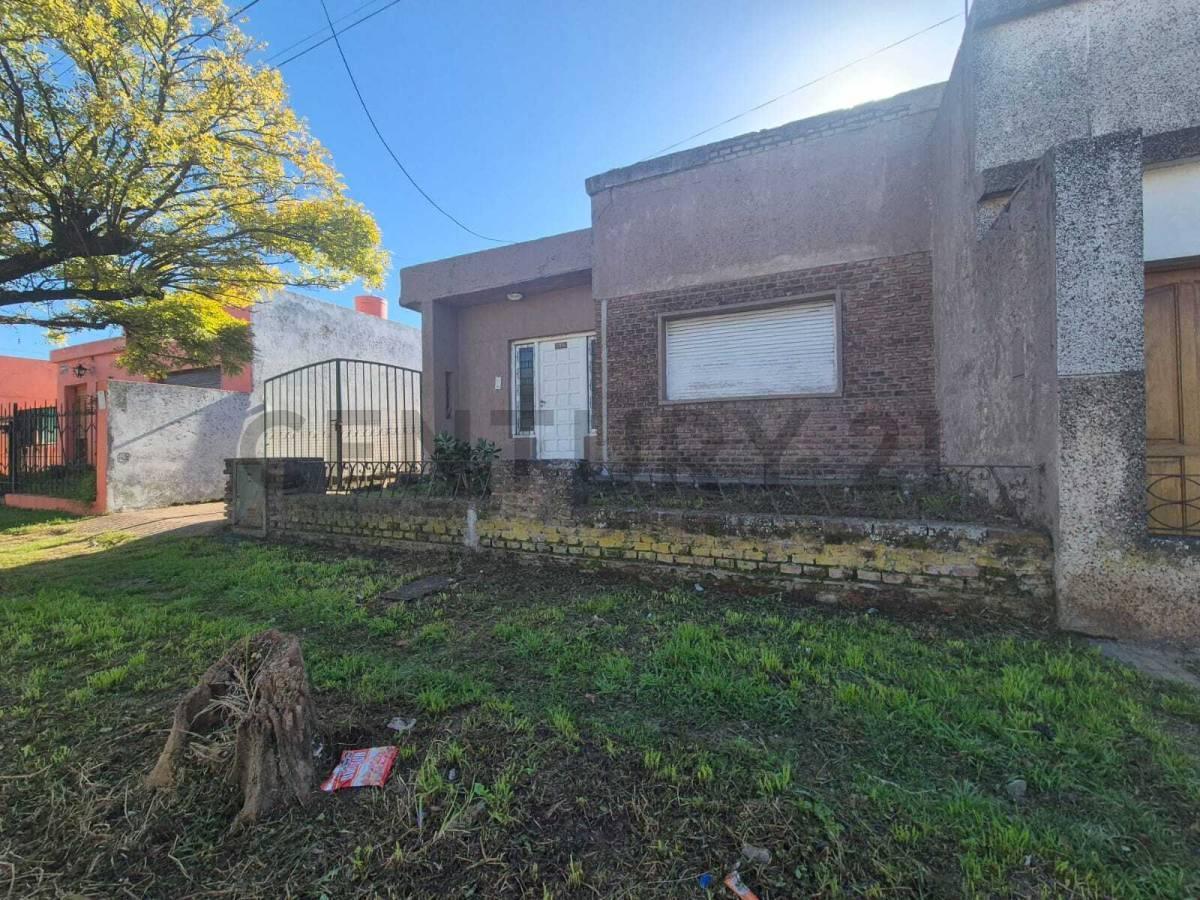 Foto de VENTA CASA 2 AMBIENTES CON AMPLIO PATIO Y GALPÓN EN OLAVARRÍA, imagen 2