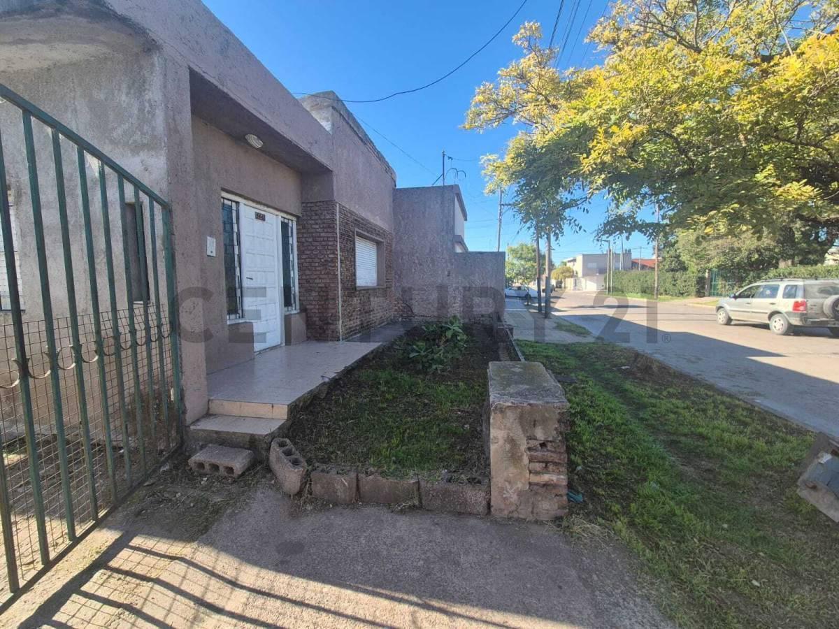 Foto de VENTA CASA 2 AMBIENTES CON AMPLIO PATIO Y GALPÓN EN OLAVARRÍA, imagen 3