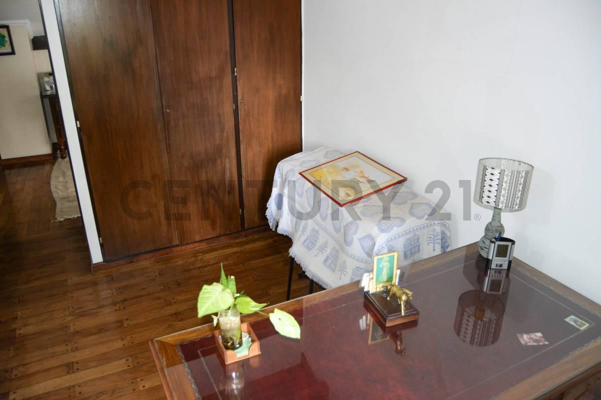 Foto de VENTA CASA 5 AMBIENTES CON PISCINA, HURLINGHAM, imagen 4