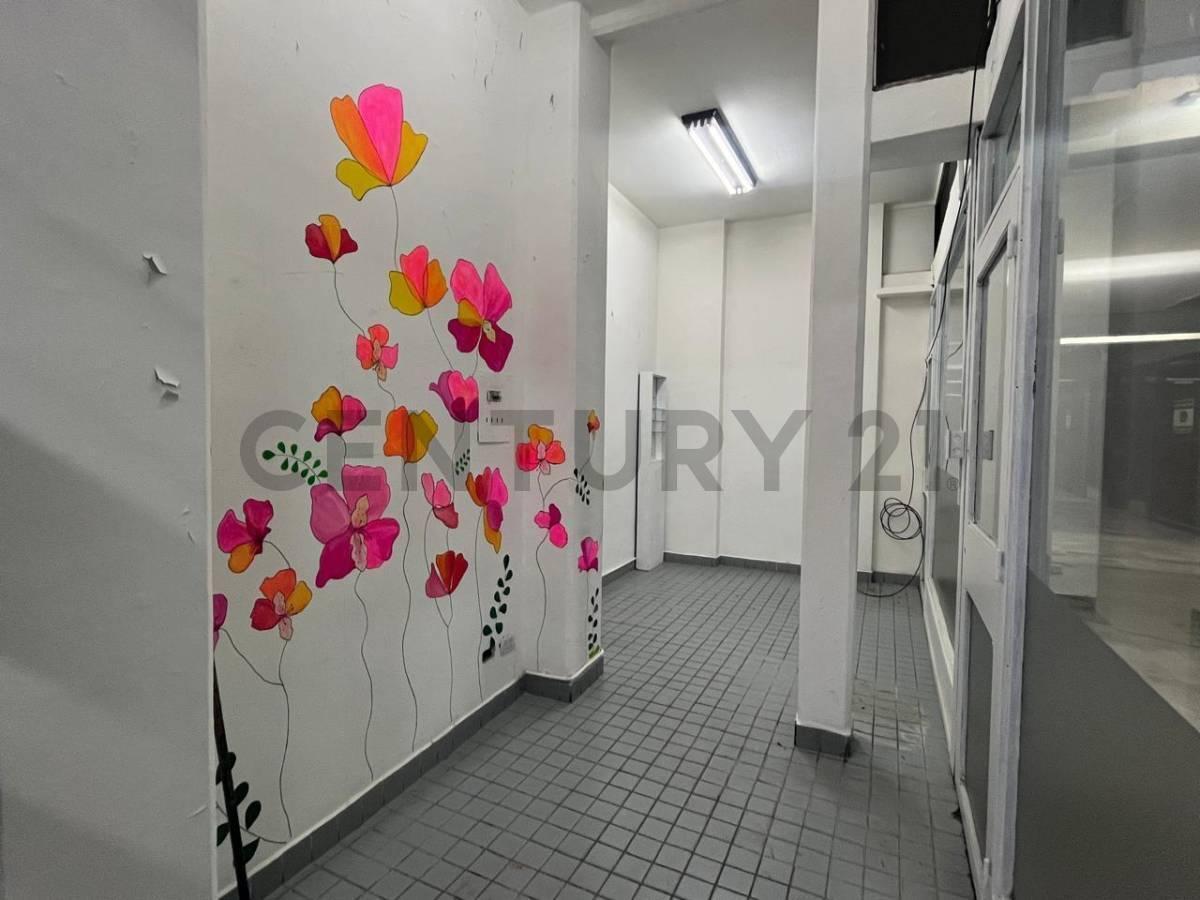 Foto de VENTA LOCAL MICROCENTRO ACEPTA PERMUTA, imagen 2