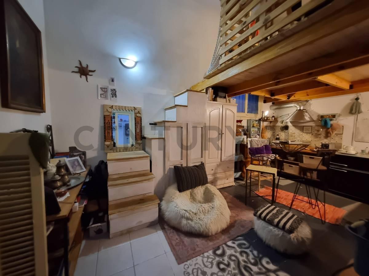 Foto de MONOAMBIENTE EN VENTA-SAN TELMO-CON ENTRE PISO Y PATIO CUBIERTO, imagen 1