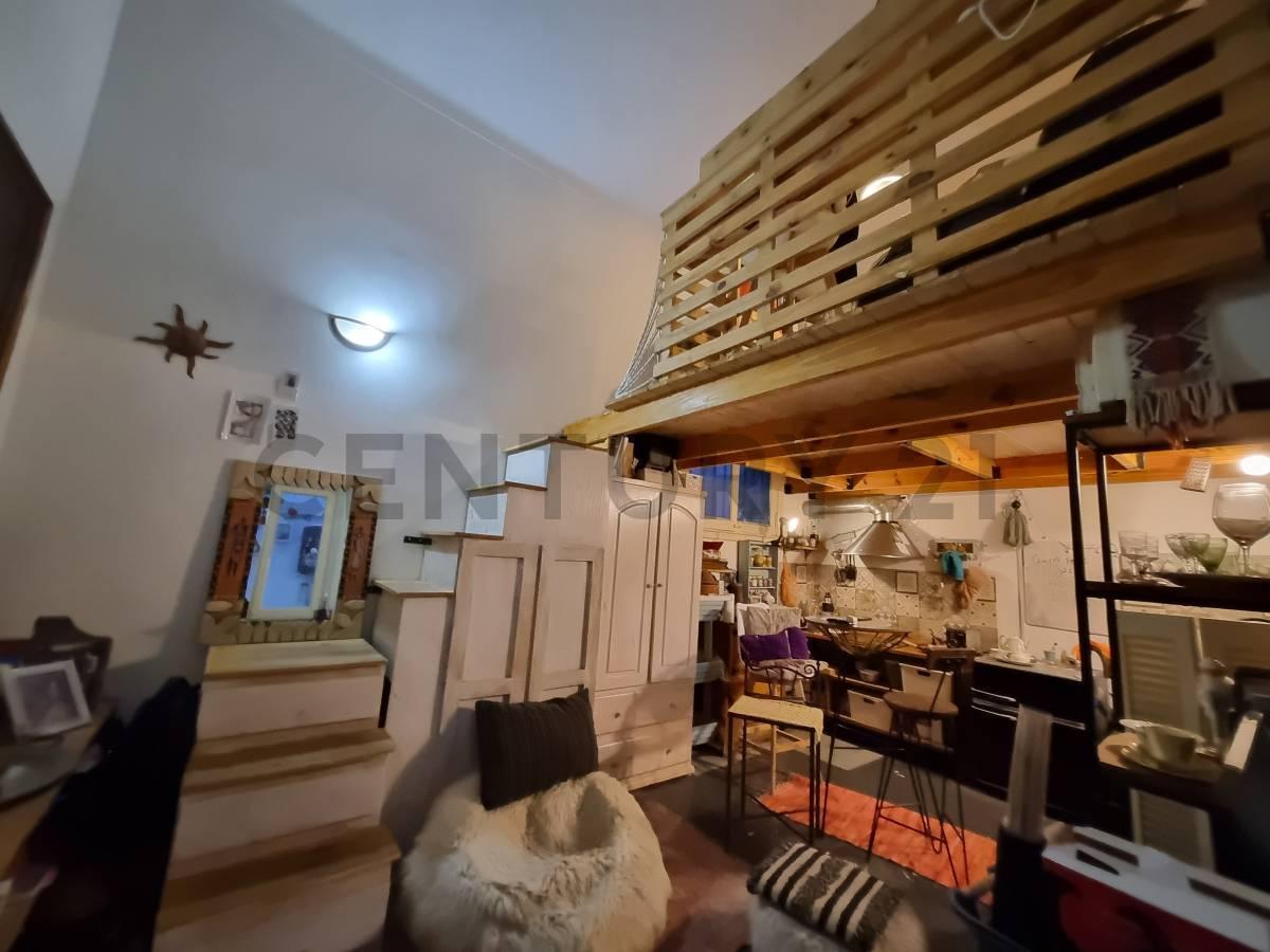 Foto de MONOAMBIENTE EN VENTA-SAN TELMO-CON ENTRE PISO Y PATIO CUBIERTO, imagen 3