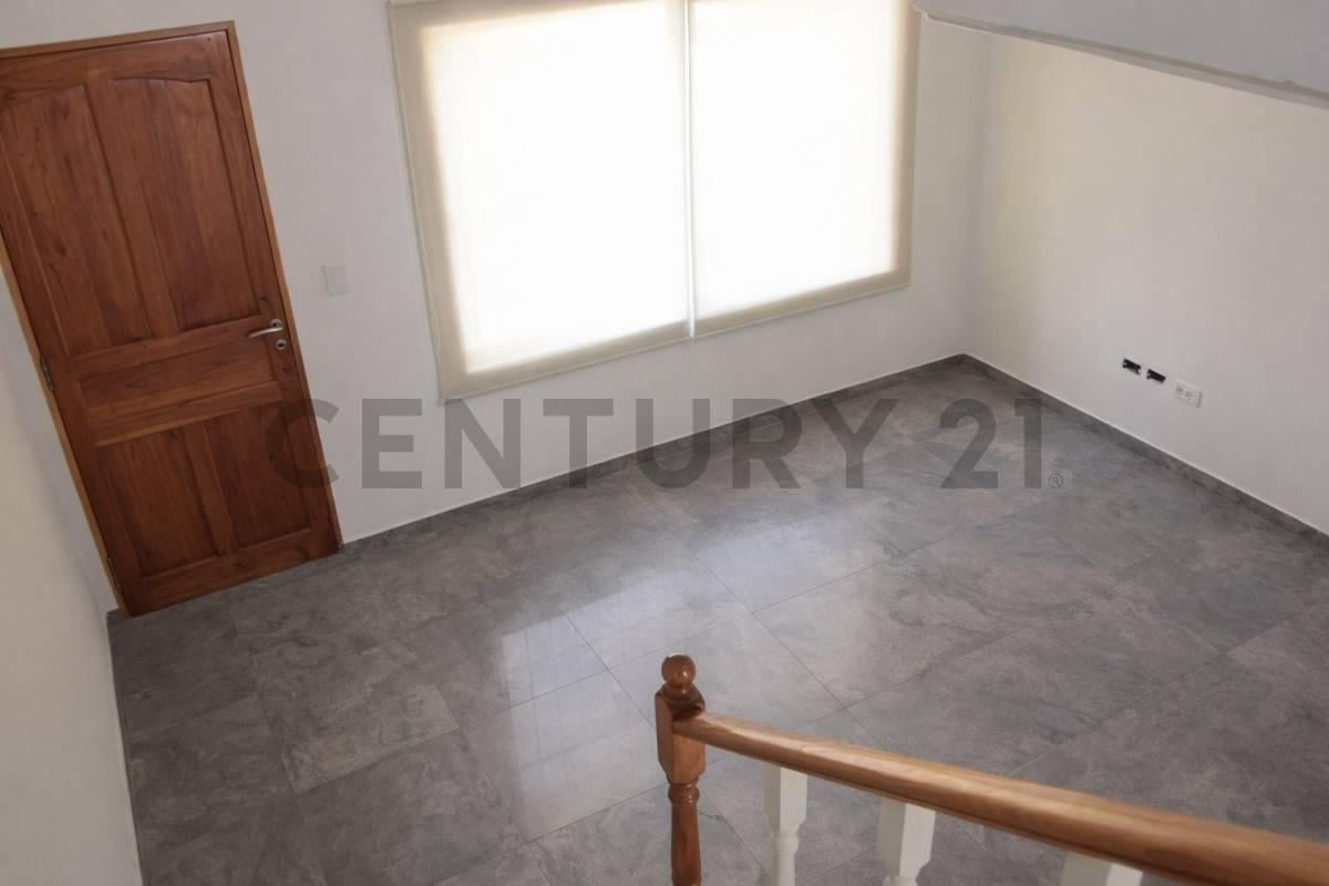 Foto de Impecable Triplex 5 Ambientes con Playroom y Cochera en Ubicación, imagen 2