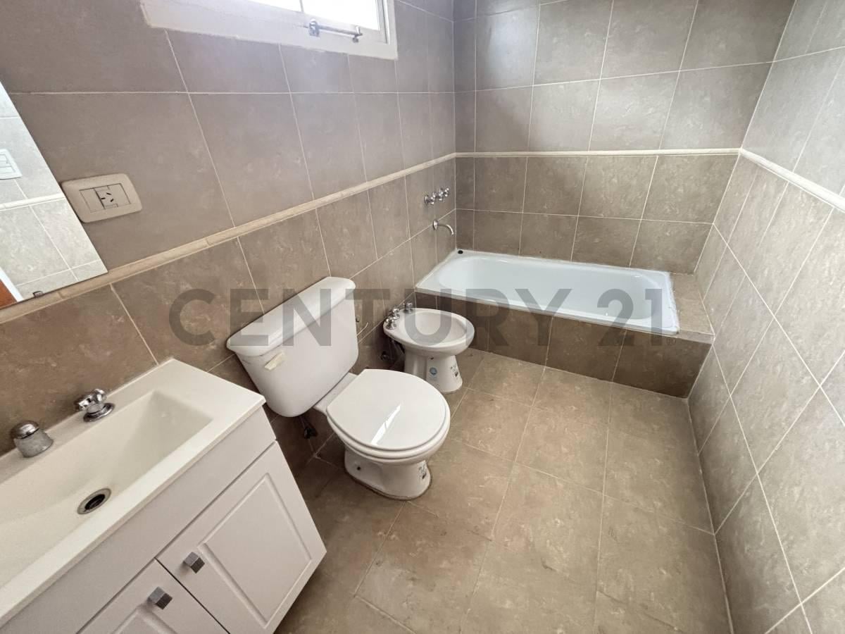 Foto de Dúplex con gran parque privado en entorno verde de Turdera, imagen 4