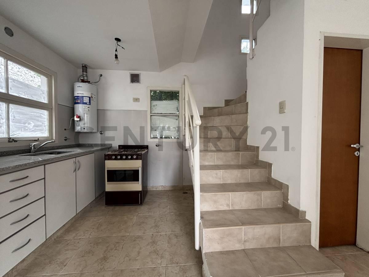Foto de Dúplex con gran parque privado en entorno verde de Turdera, imagen 3