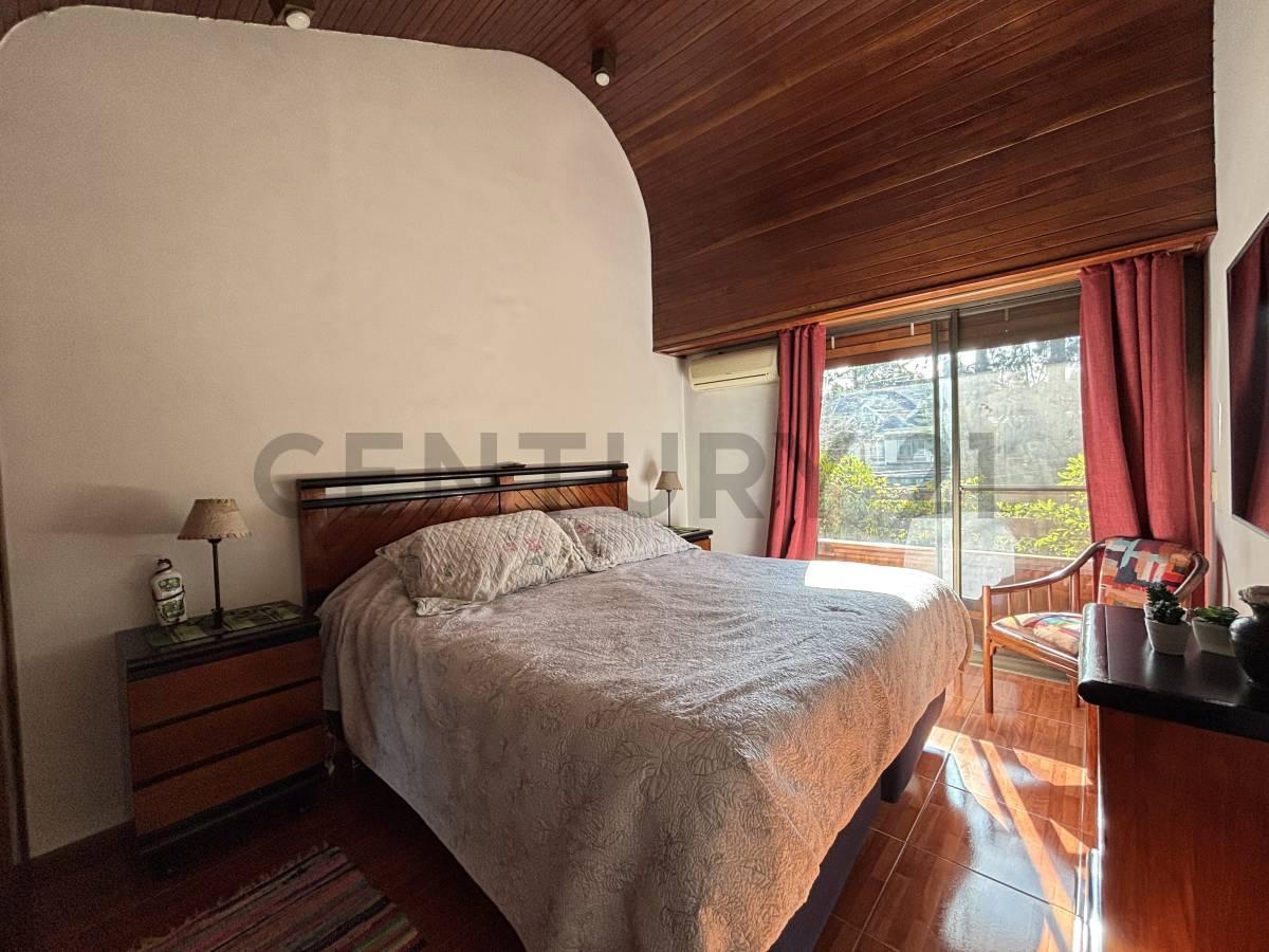 Foto de Casa en venta en Adrogué – Zona residencial y entorno verde, imagen 1
