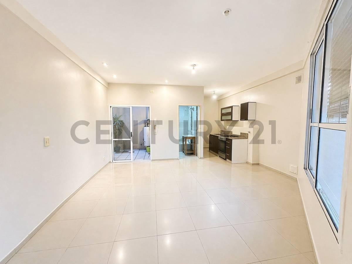 Foto de VENTA PH MONOAMBIENTE VILLA DEVOTO SIN EXPENSAS CON PATIO, imagen 5