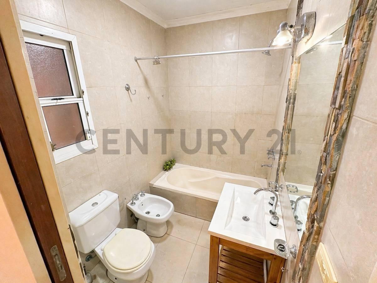 Foto de VENTA PH MONOAMBIENTE VILLA DEVOTO SIN EXPENSAS CON PATIO, imagen 2