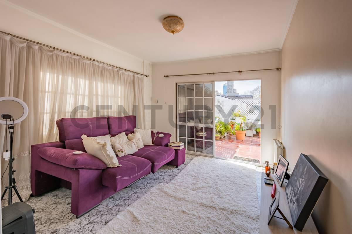 Foto de Casa en venta en Lomas de Zamora con pileta, quincho y jardín - Ideal, imagen 3