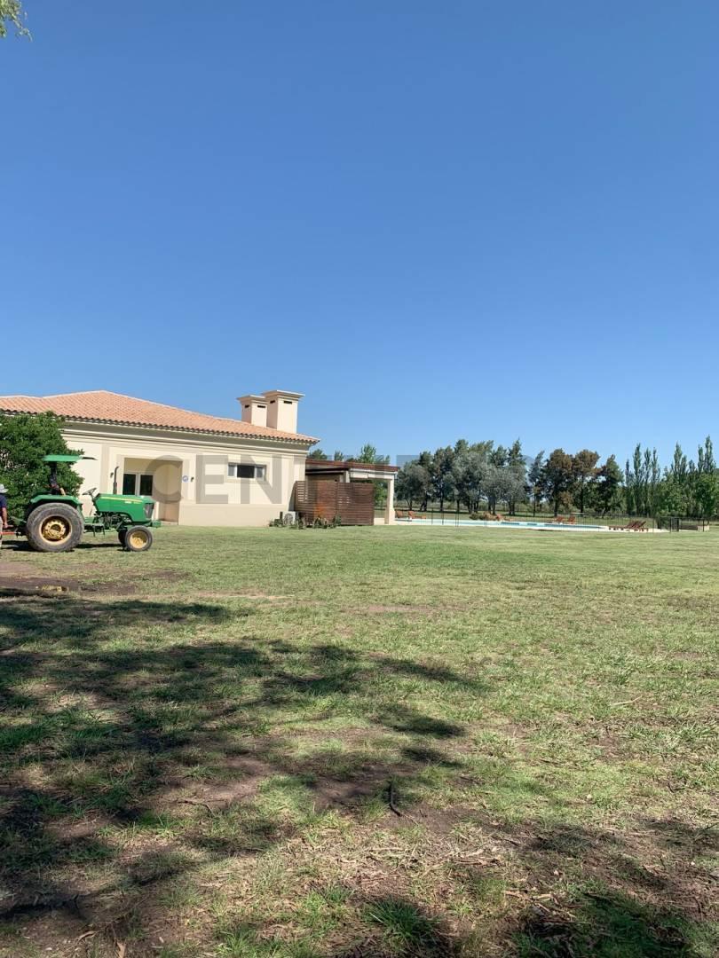 Foto de Lote 1116 m² en Pinares Golf & CC | Capilla del Señor| Gran Superficie, imagen 2