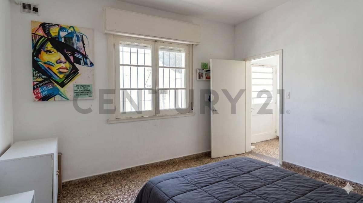 Foto de PH en venta - 2 dormitorios - Quilmes, imagen 5
