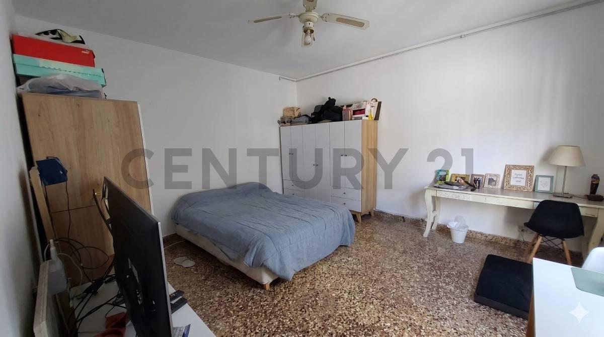 Foto de PH en venta - 2 dormitorios - Quilmes, imagen 3