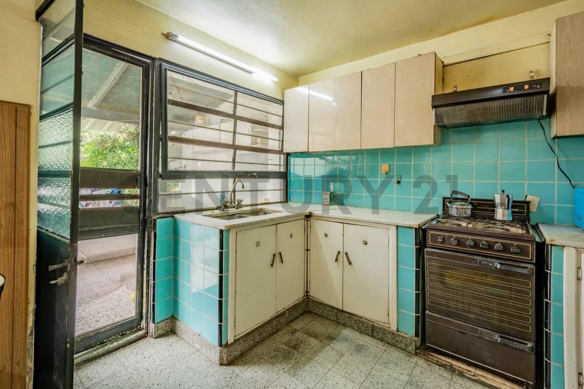 Foto de VENTA CASA 5 AMBIENTES EN MARTINEZ CON PARQUE, imagen 1