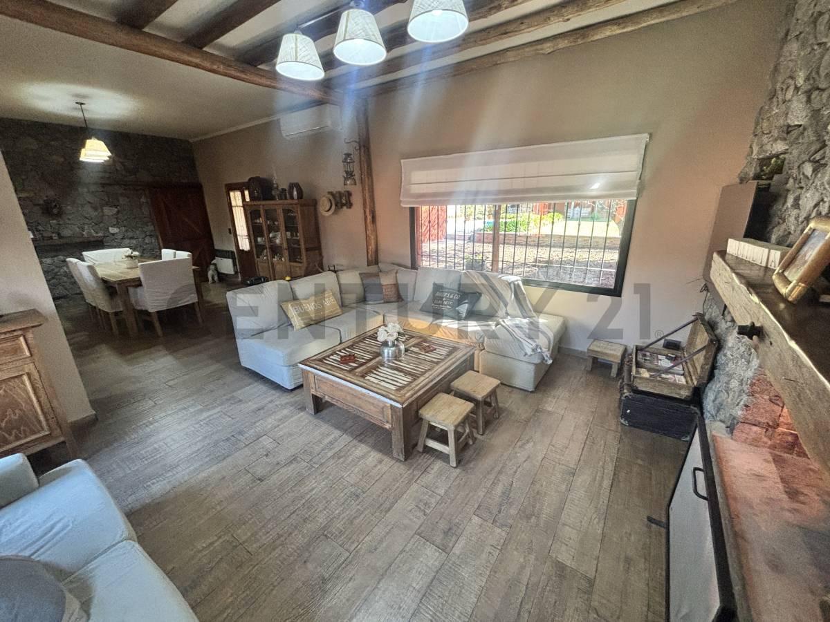 Foto de CASA DE ESTILO y CALIDAD EN VENTA – MORENO | 5 AMBIENTES, imagen 4