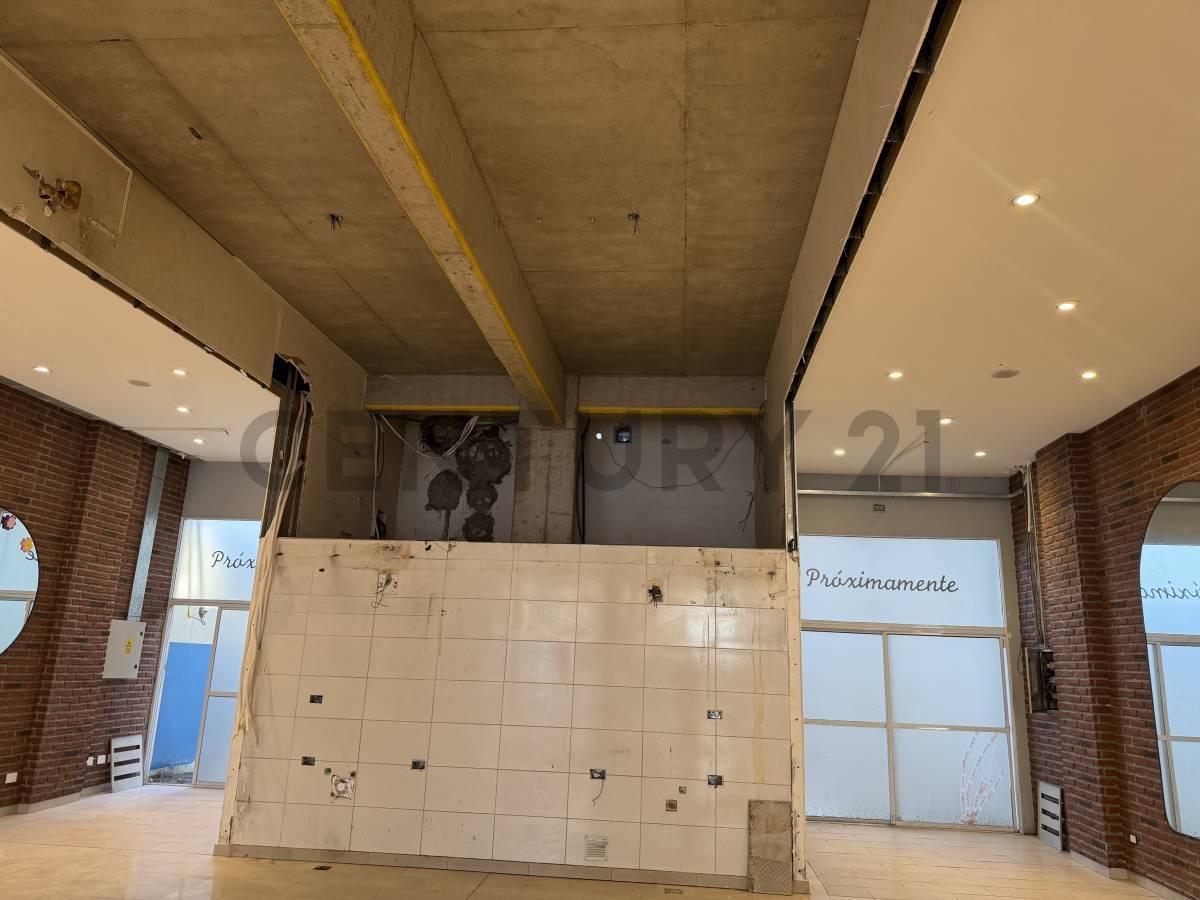 Foto de ALQUILER LOCAL COMERCIAL de 390m2 EN EL CENTRO DE LOS POLVORINES, imagen 3