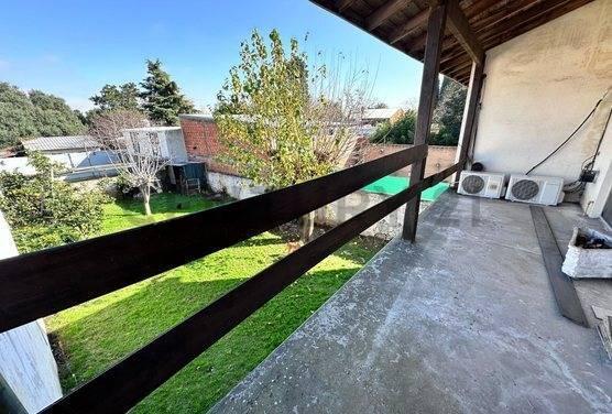 Foto de VENTA CASA 2 PISO 4 DORMITORIOS EN VILLA DE MAYO - APTA CRÉDITO, imagen 3