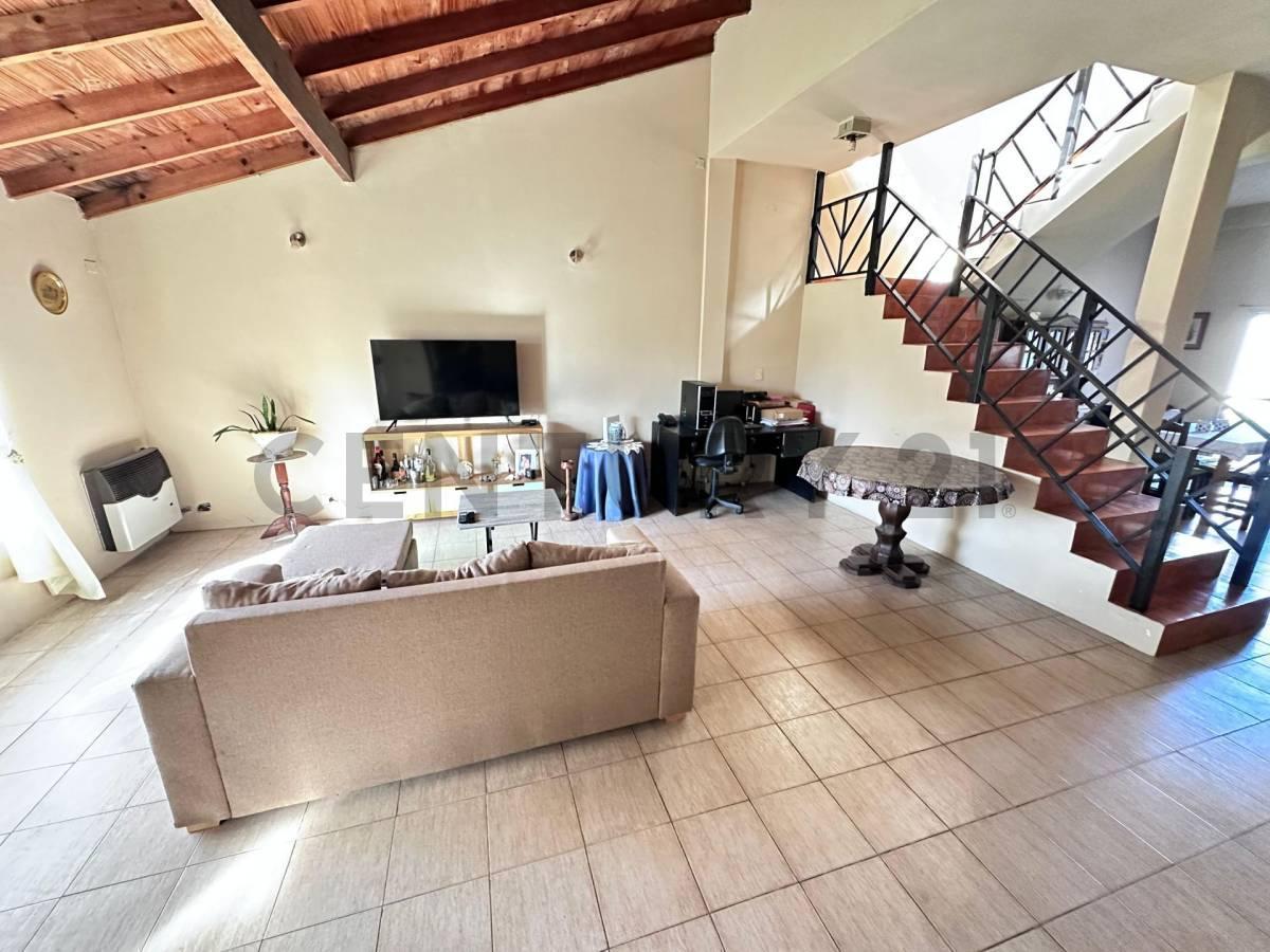 Foto de VENTA CASA 2 PISO 4 DORMITORIOS EN VILLA DE MAYO - APTA CRÉDITO, imagen 5