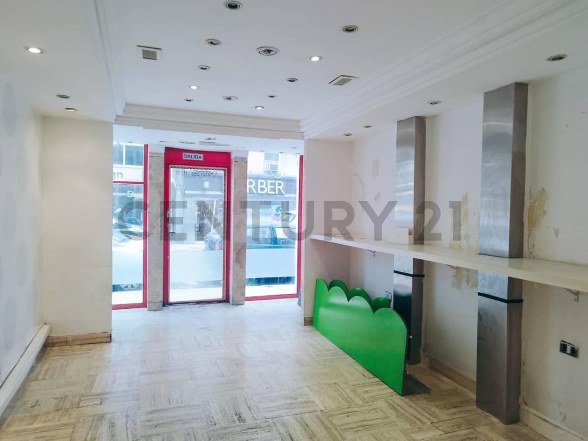 Foto de ALQUILER LOCAL COMERCIAL DE DOS PLANTAS - EN DISTRITO RECOLETA, imagen 3