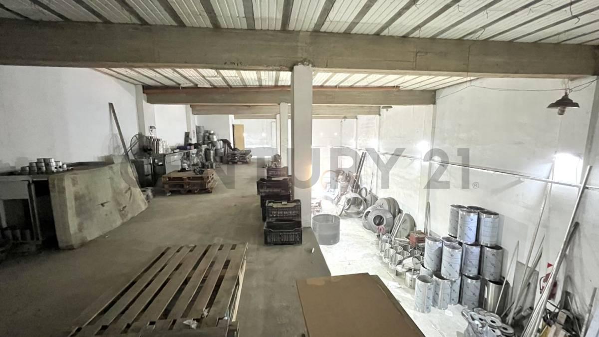 Foto de VENTA GALPON, ENTREPISO Y PATIO // MUÑIZ, imagen 3