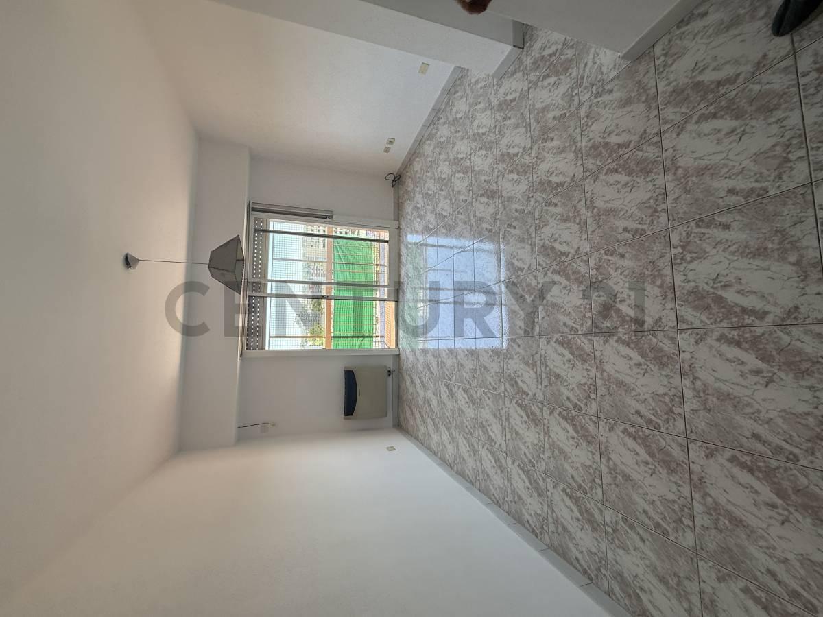 Foto de VENTA DEPARTAMENTO 3 AMBIENTES CON BALCON-COCHERA CUBIERTA-APTO, imagen 1