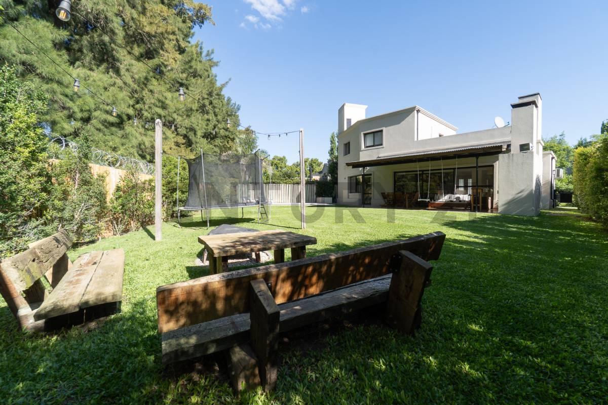 Foto de Casa en Venta en La Escondida – Bella Vista | Parque, Pileta y Parrilla, imagen 4