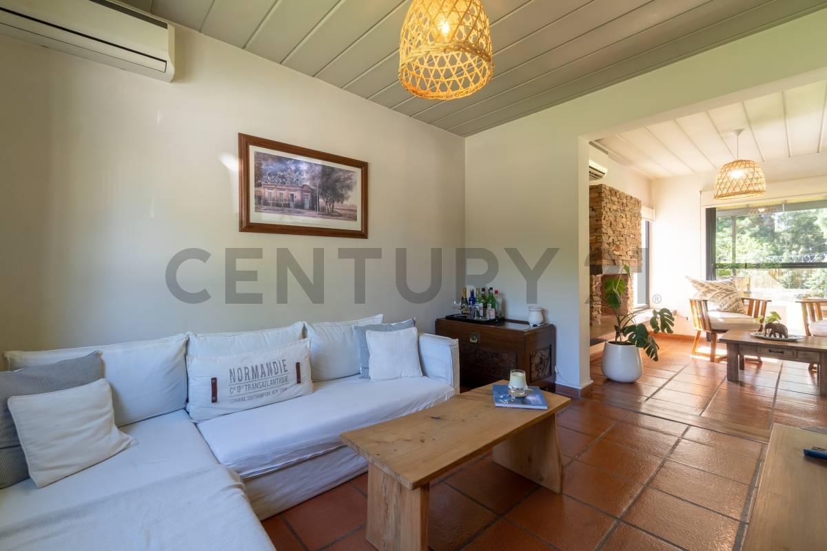 Foto de Casa en Venta en La Escondida – Bella Vista | Parque, Pileta y Parrilla, imagen 2