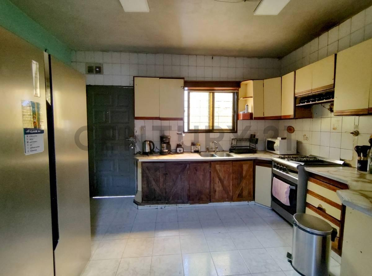 Foto de VENTA CASA TIPO DÚPLEX 5 AMBIENTES - LOMAS DE ZAMORA, imagen 1