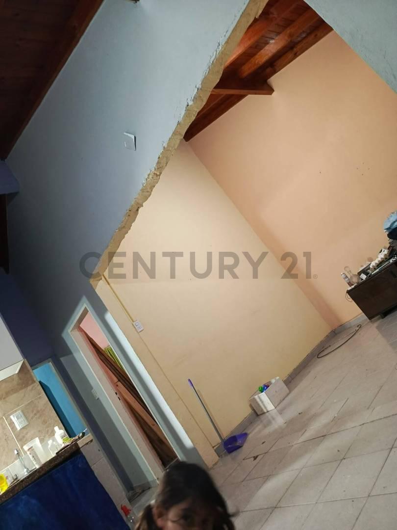 Foto de VENTA CASA 3 AMBIENTES JOSE C PAZ TOMA PERMUTA, imagen 2