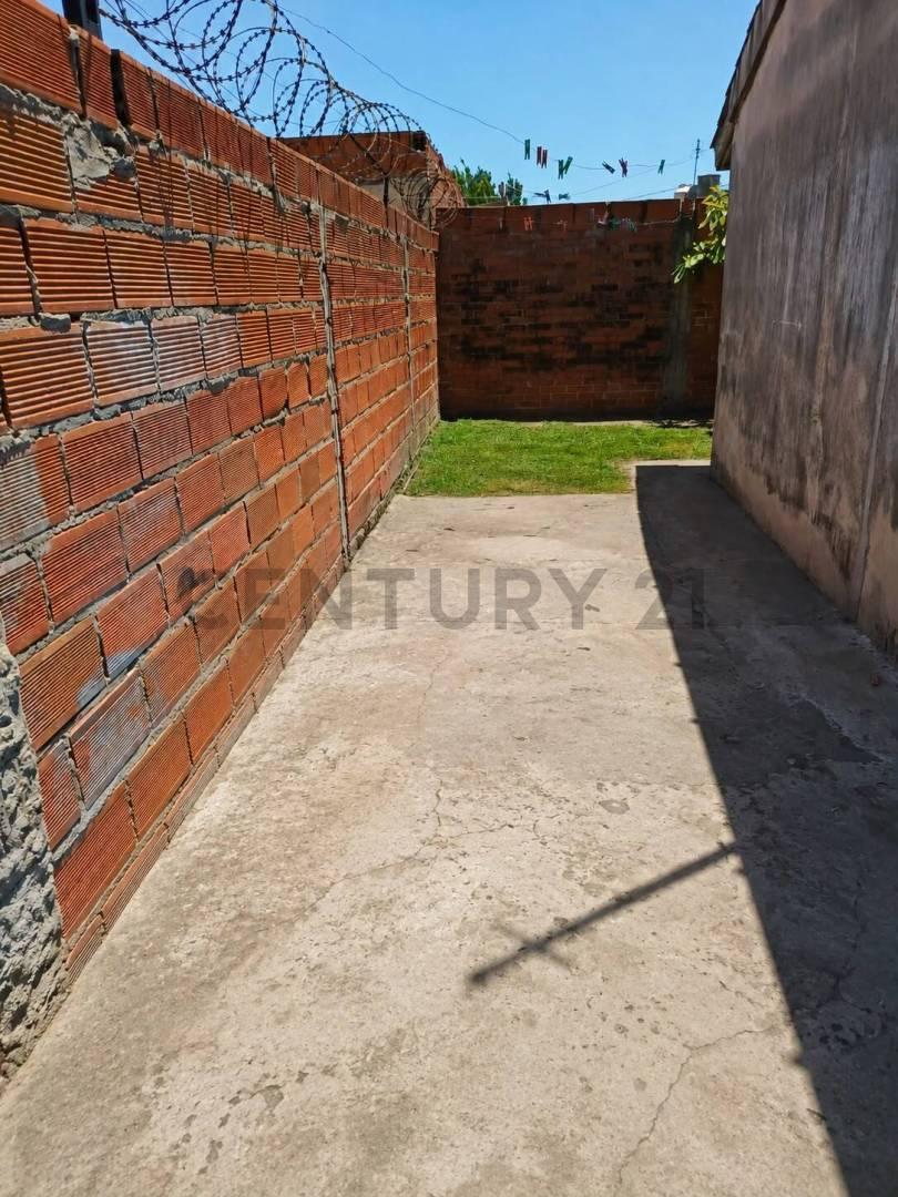 Foto de VENTA CASA 3 AMBIENTES JOSE C PAZ TOMA PERMUTA, imagen 3