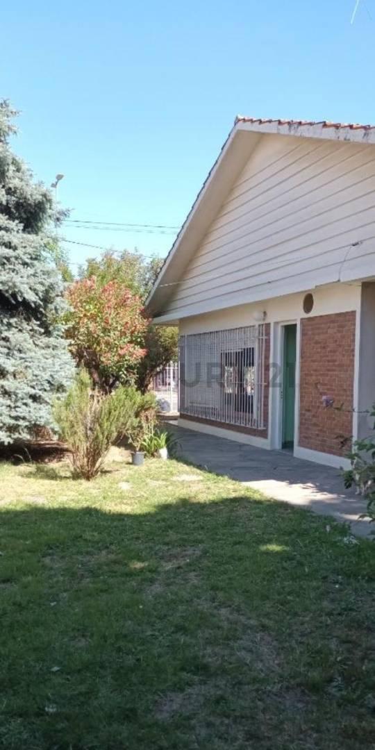 Foto de VENTA LOTE 930M2 CON CASA 4 AMBIENTES– IDEAL COMPLEJO, GALPÓN O, imagen 3