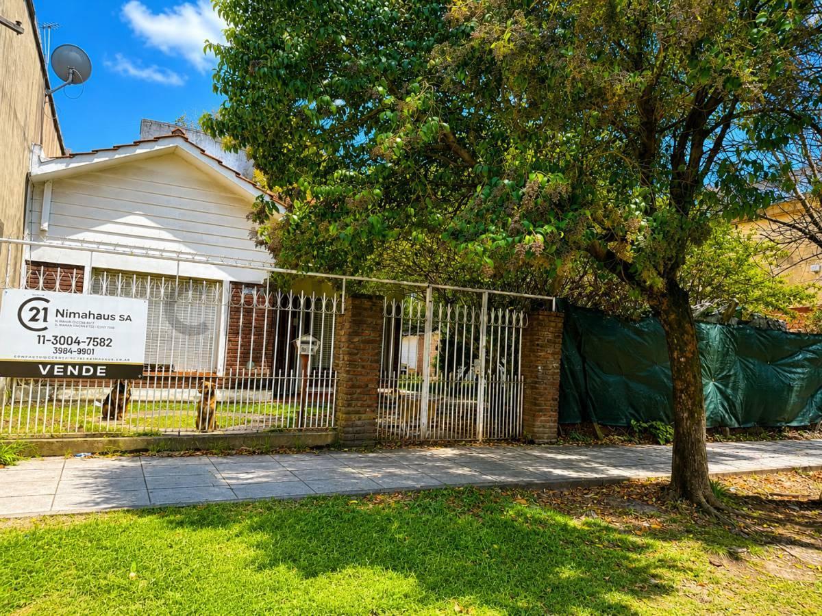 Foto de VENTA LOTE 930M2 CON CASA 4 AMBIENTES– IDEAL COMPLEJO, GALPÓN O, imagen 2