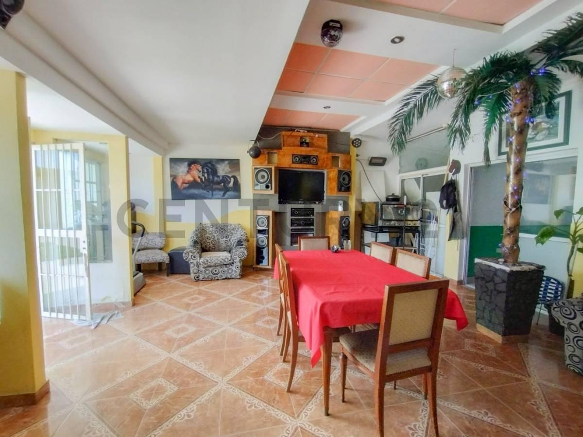 Foto de VENTA CASA 4 AMBIENTES CON PILETA - BILLINGHURST, SAN MARTÍN - ACEPTA, imagen 2