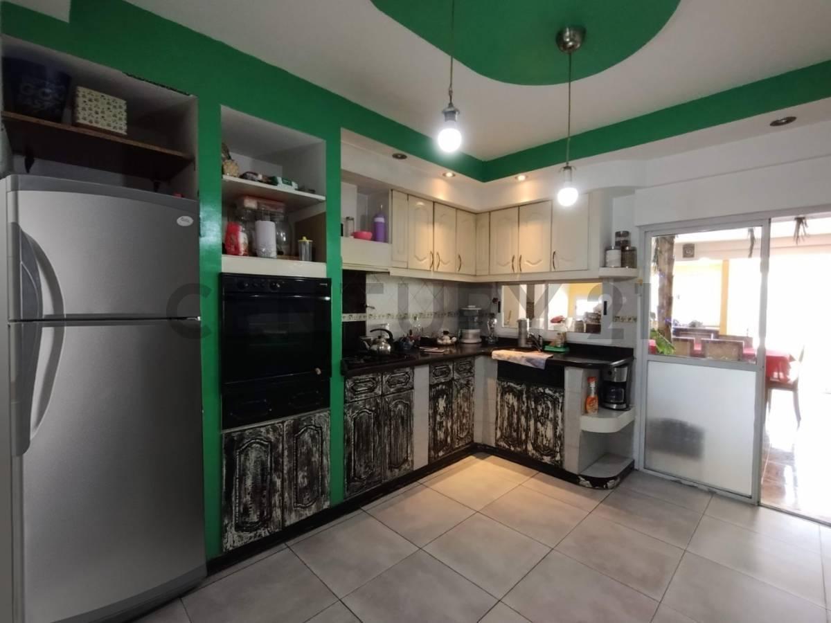 Foto de VENTA CASA 4 AMBIENTES CON PILETA - BILLINGHURST, SAN MARTÍN - ACEPTA, imagen 3