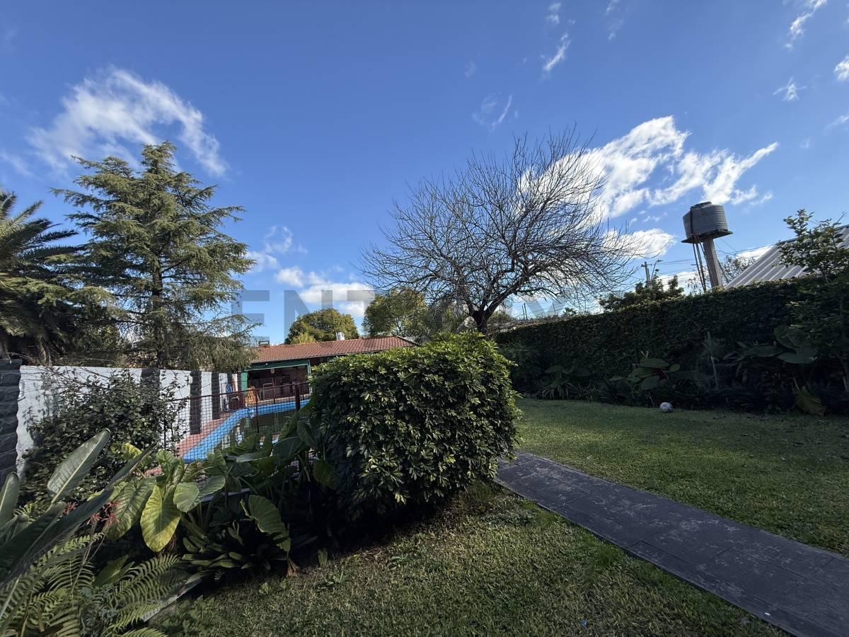 Foto de VENTA CASA 5 AMBIENTES EN HURLINGHAM -APTA CREDITO HIPOTECARIO- TOMA, imagen 1